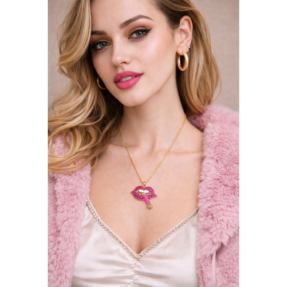Betsey Johnson‎ Smokin Lips Pink Rhinestone Necklace Gold Tone Statement NWT